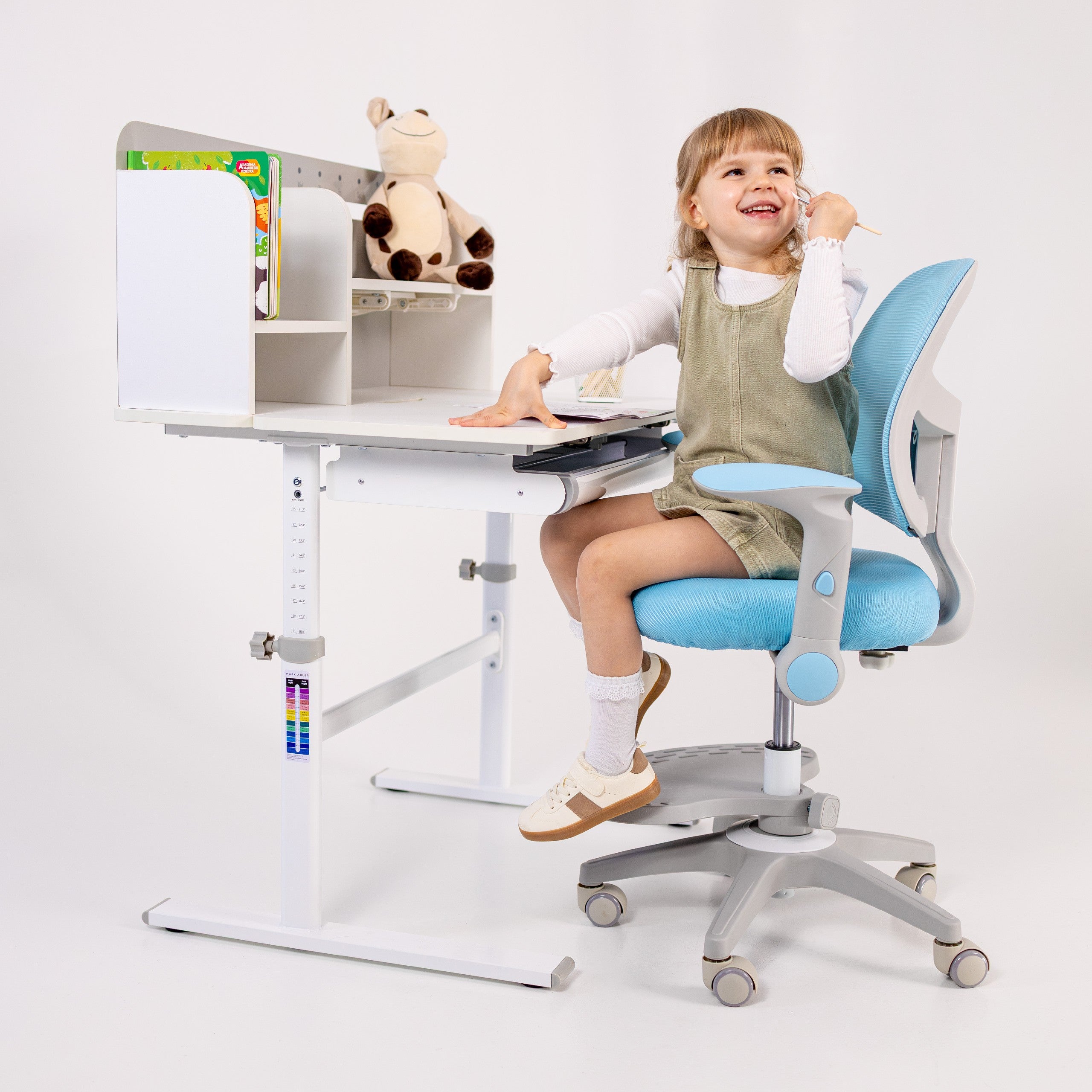 Sillón ajustable para niños Mark Adler Junior 5.0 Blue