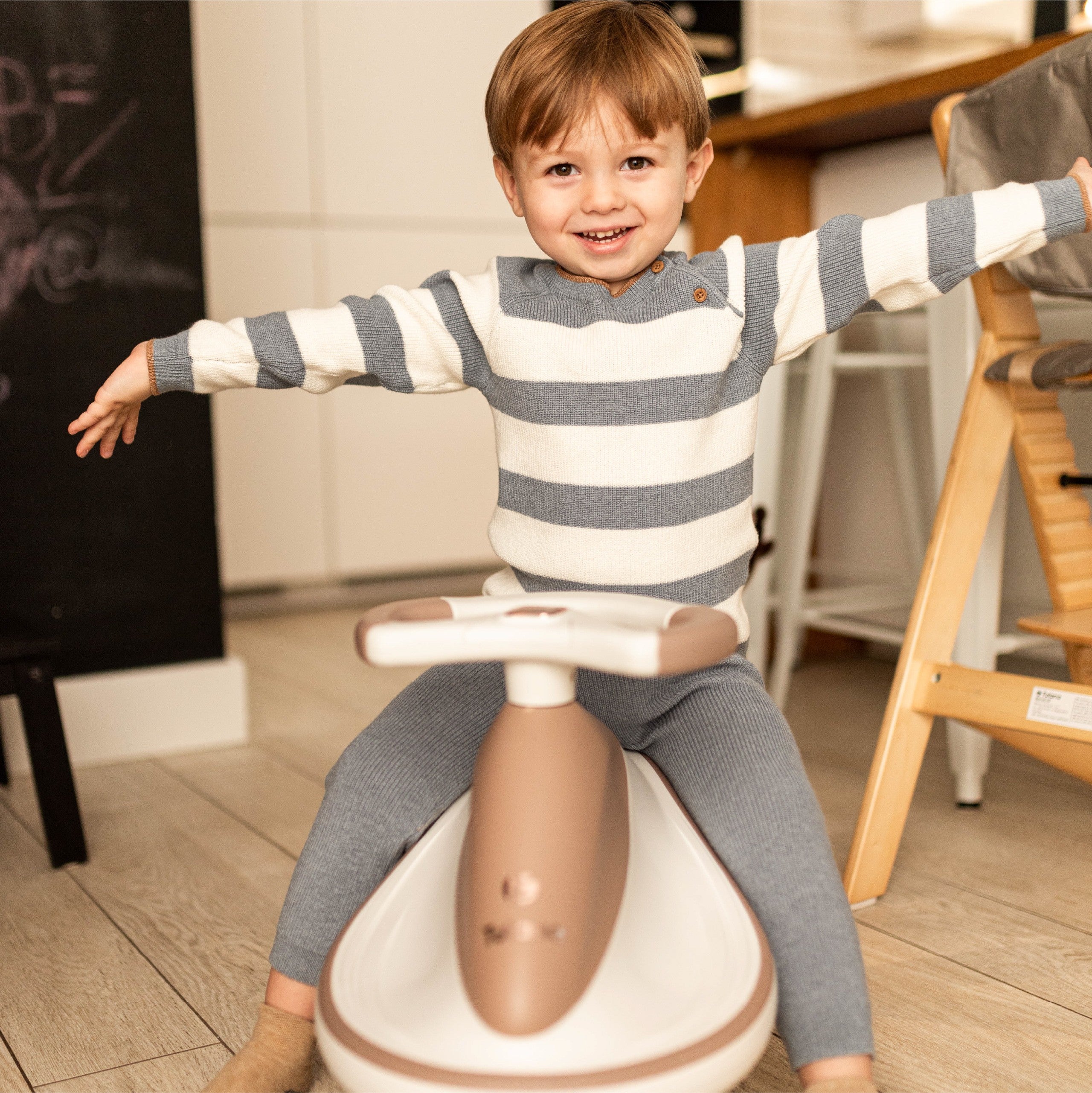 Cochecito infantil por gravedad con luces LED Tulano Focus 55 Grey