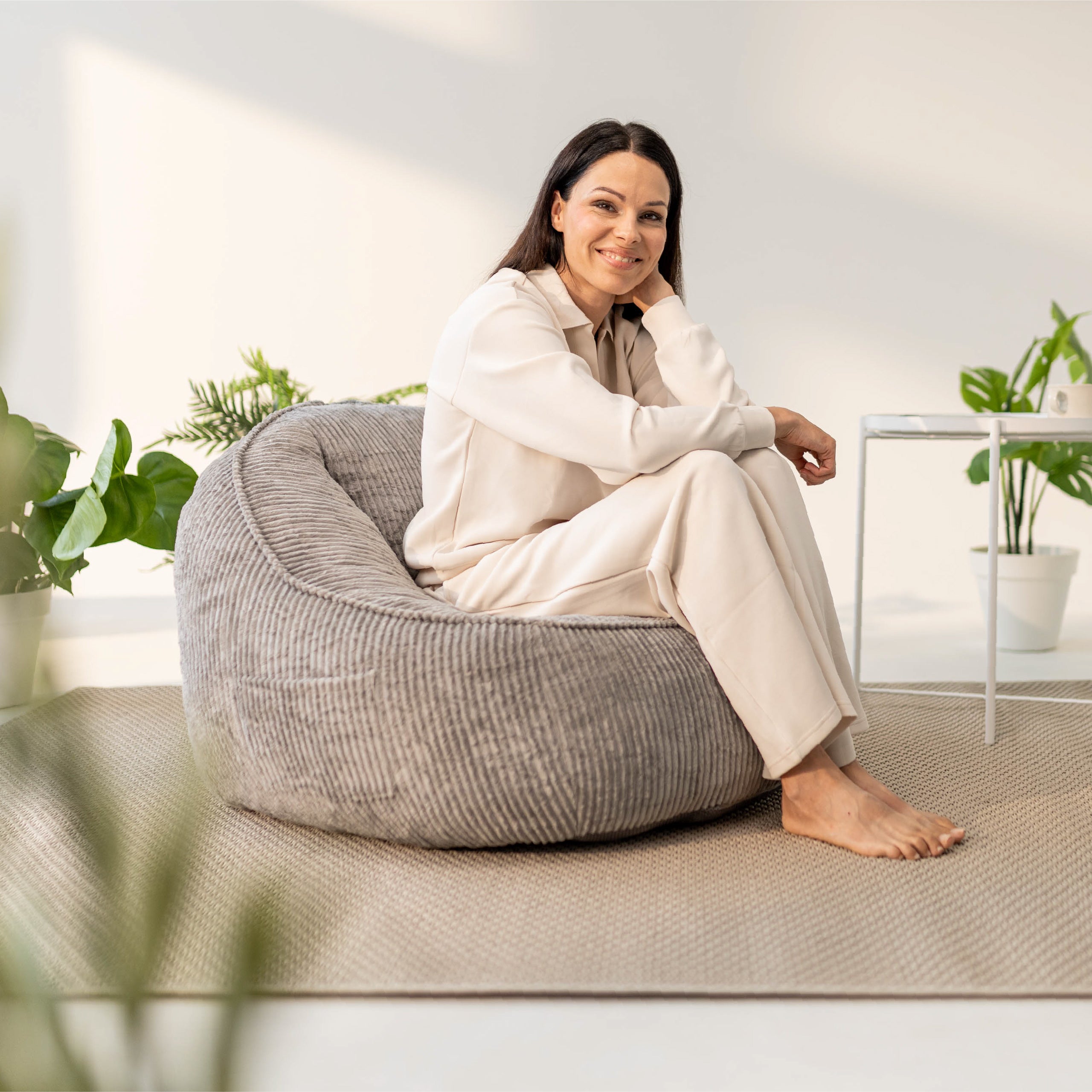 Sillón puf de pana con respaldo Mark Adler Comfy 4.0 Grey
