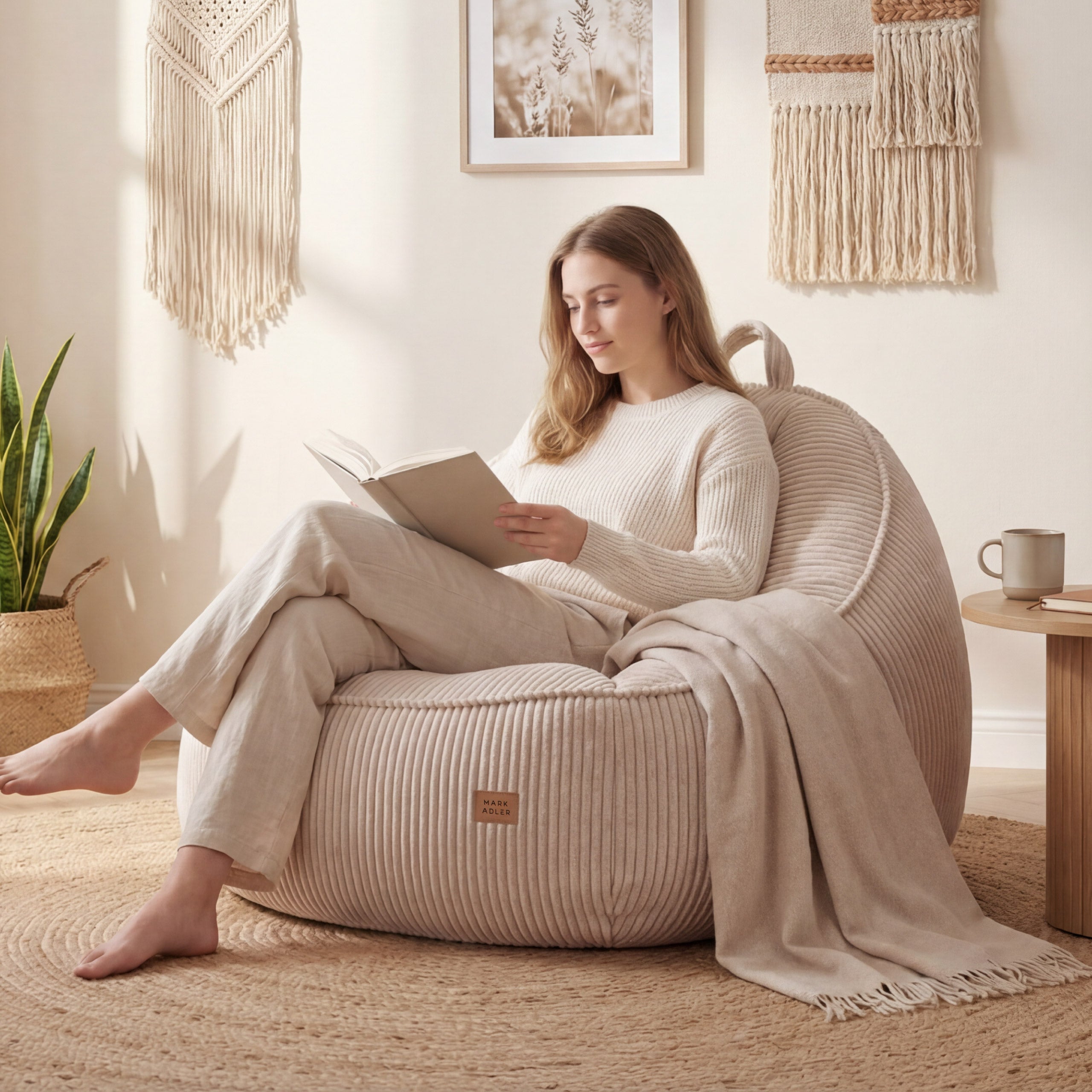 Sillón puf de pana con respaldo Mark Adler Comfy 4.0 Beige