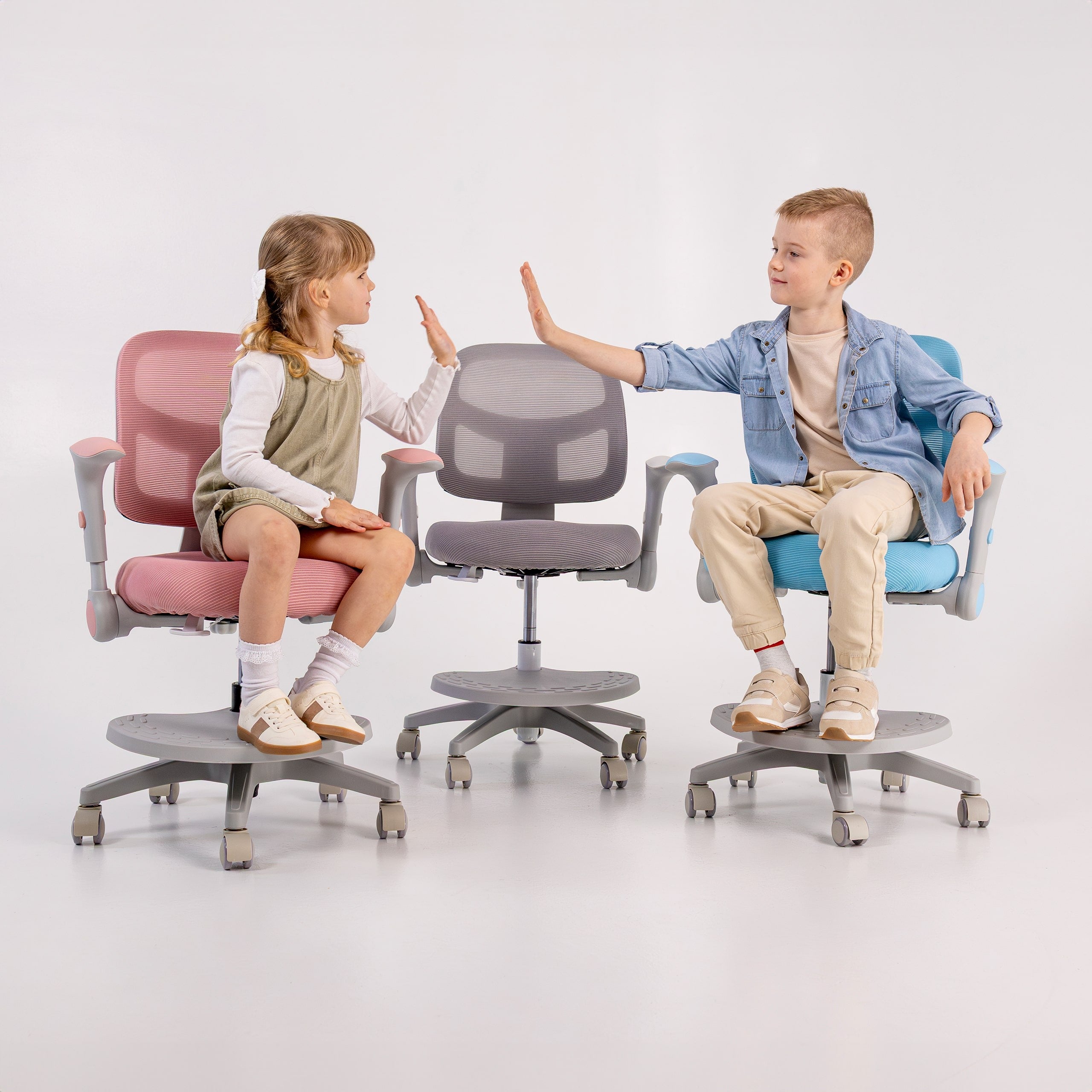 Sillón ajustable para niños Mark Adler Junior 5.0 Grey