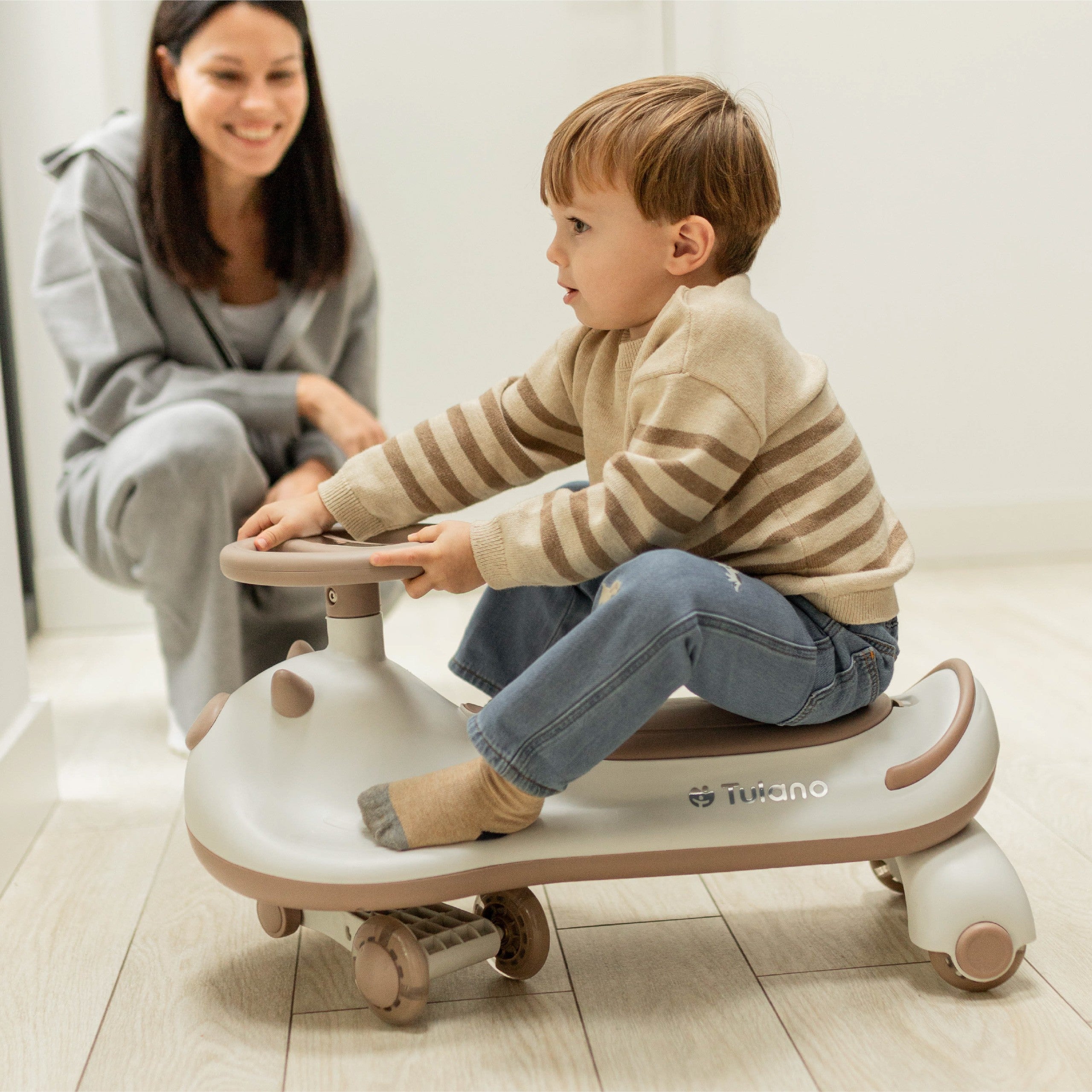 Cochecito infantil por gravedad con luces LED Tulano Focus 45 Grey