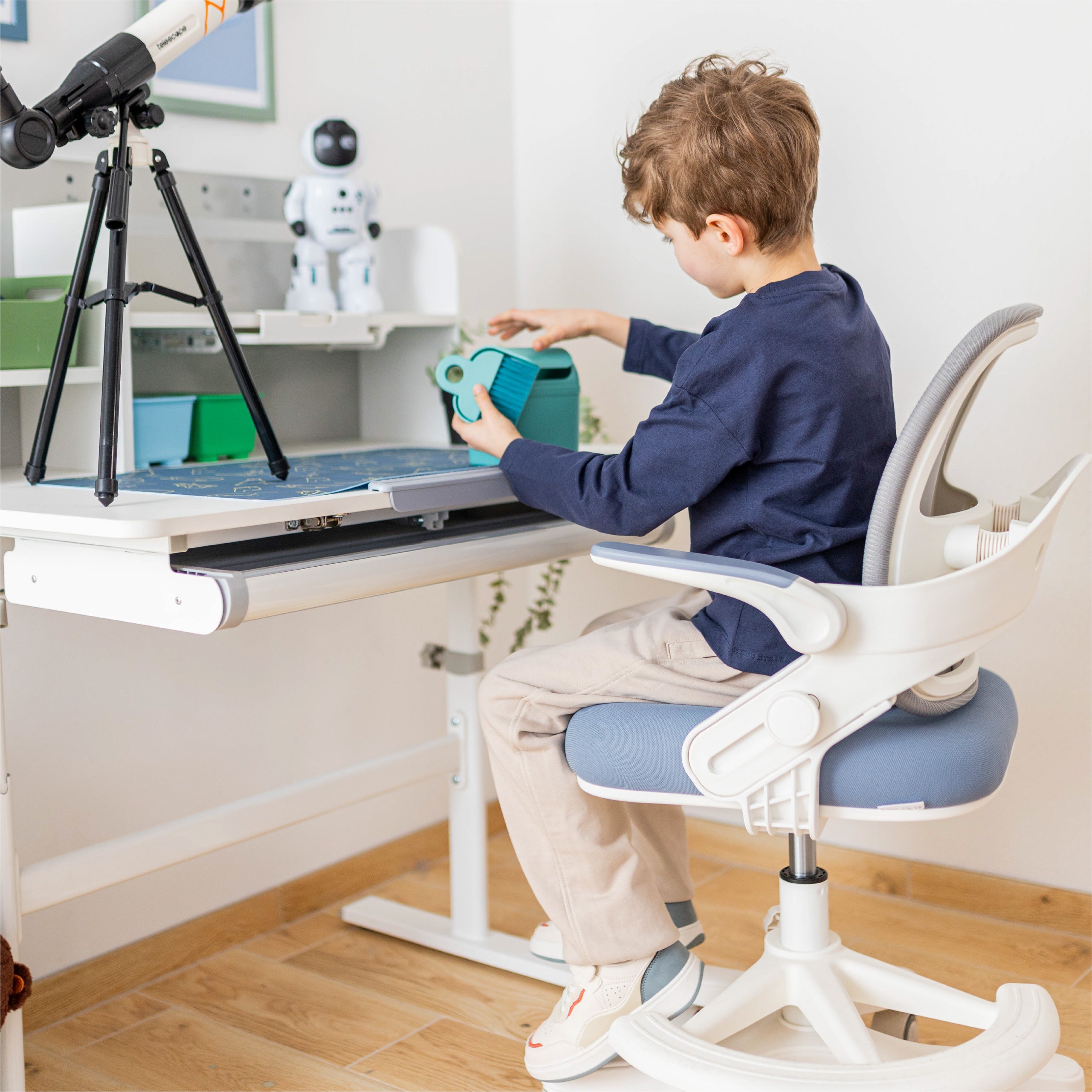 Sillón de escritorio para niños Mark Adler Junior 4.3 azul-gris