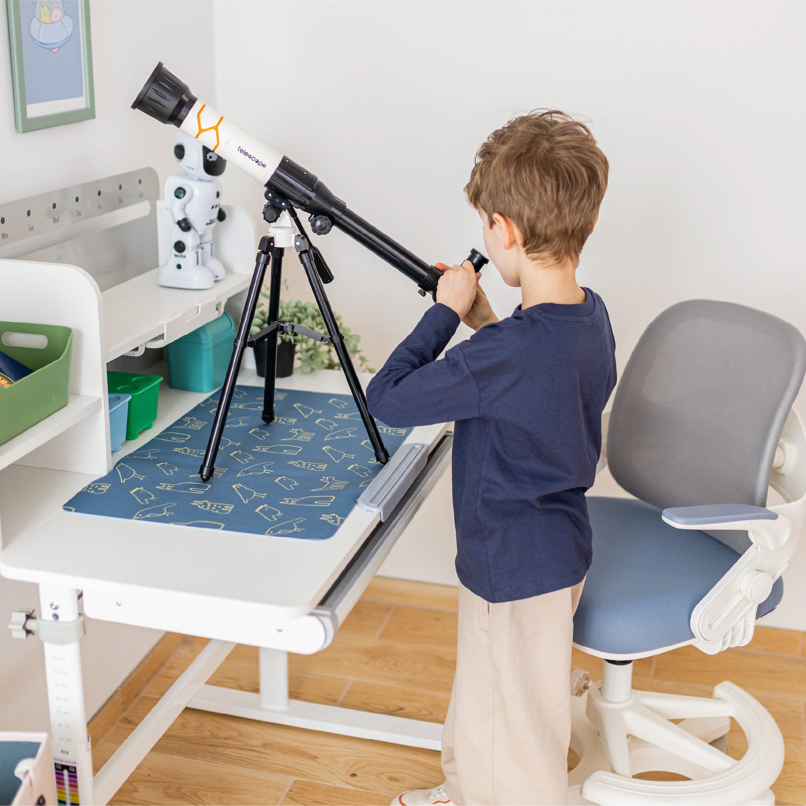 Escritorio ergonómico para niños Mark Adler Study 5.0 Grey, 90 cm