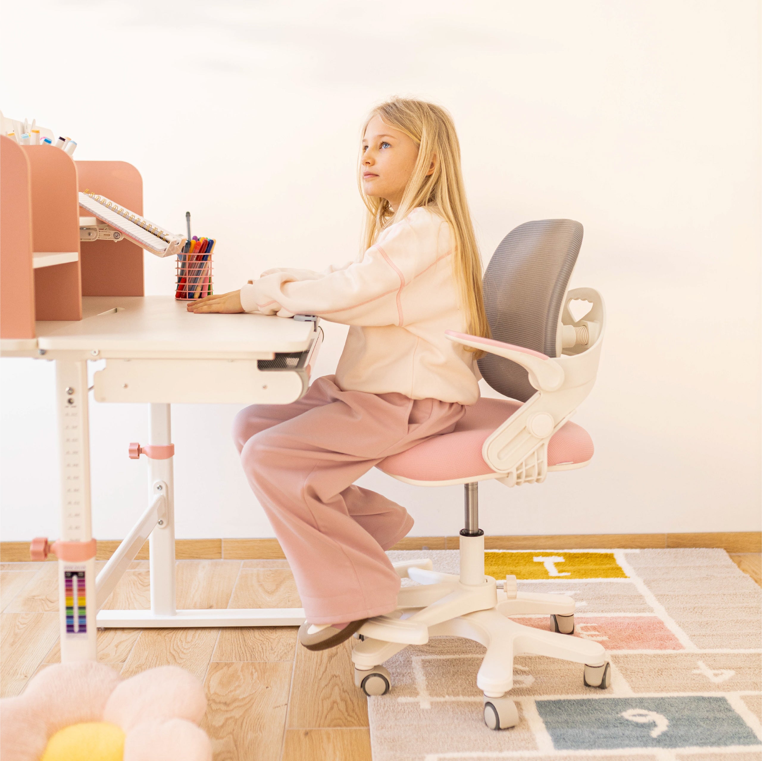 Sillón de escritorio para niños Mark Adler Junior 4.3 rosa-gris