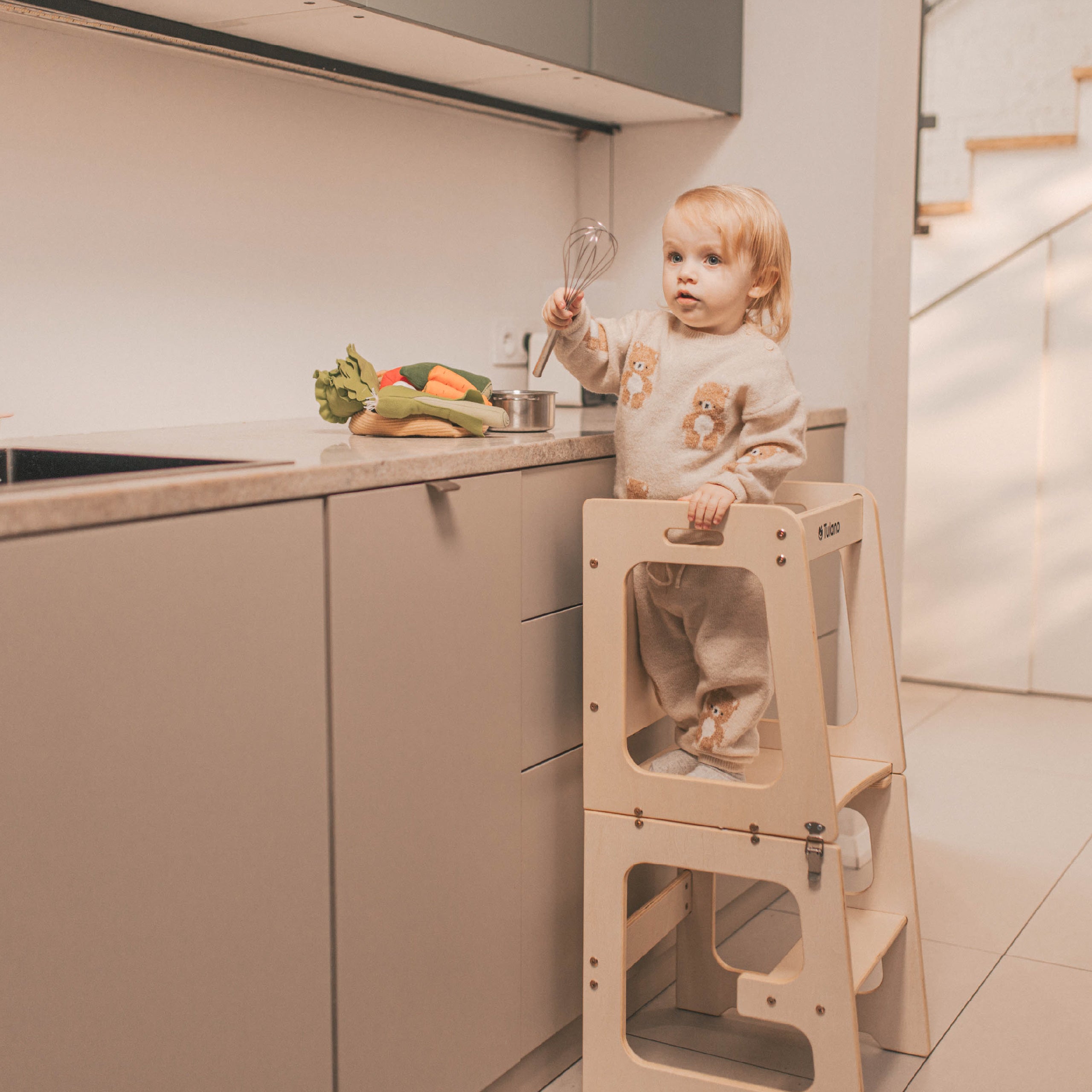 Mueble auxiliar de cocina con función de mesita Tulano Mooby 35 Natural