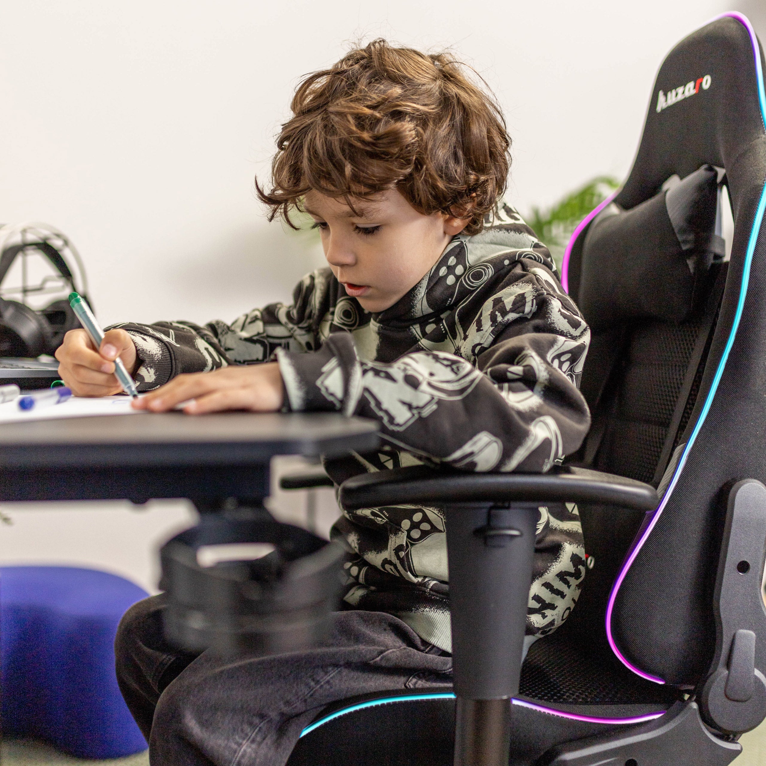 Sillón gaming para niños HUZARO RANGER 6.0 RGB Mesh